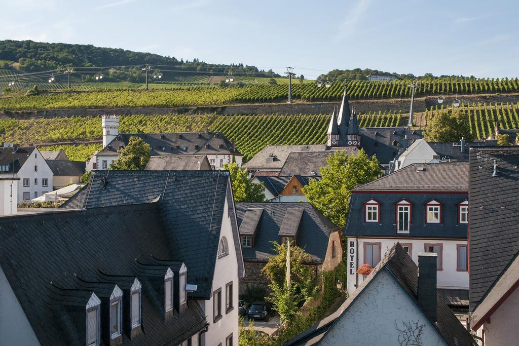 Hajo'S Germania Lodge & Irish Pub Rüdesheim am Rhein Exteriör bild